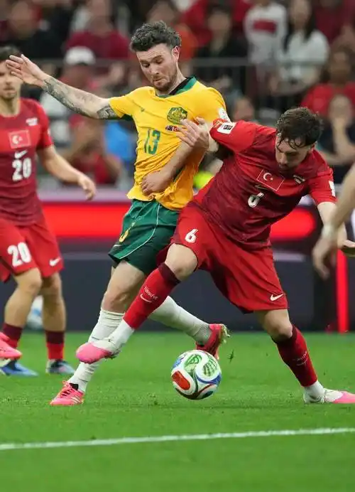 世界杯赛场现冷门！美国女足2-0力克澳大利亚，乌龙+头球组合拳引爆球迷热议